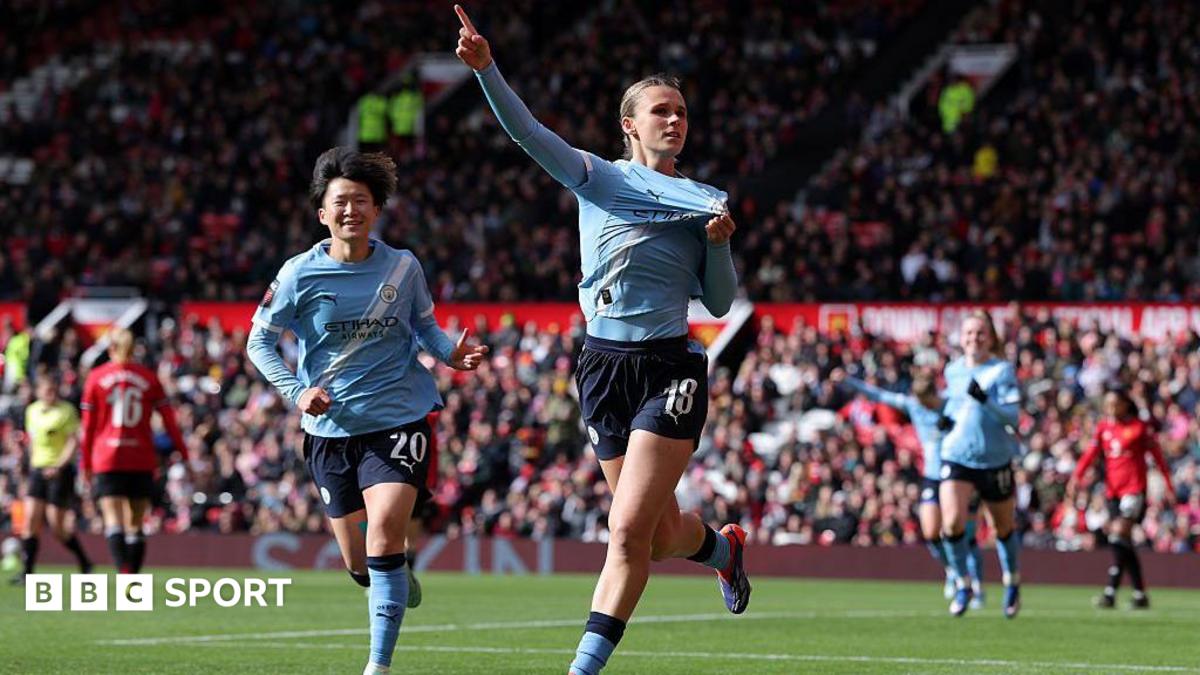 Man City 'handling pressure' of WSL title race with 'statement' win
