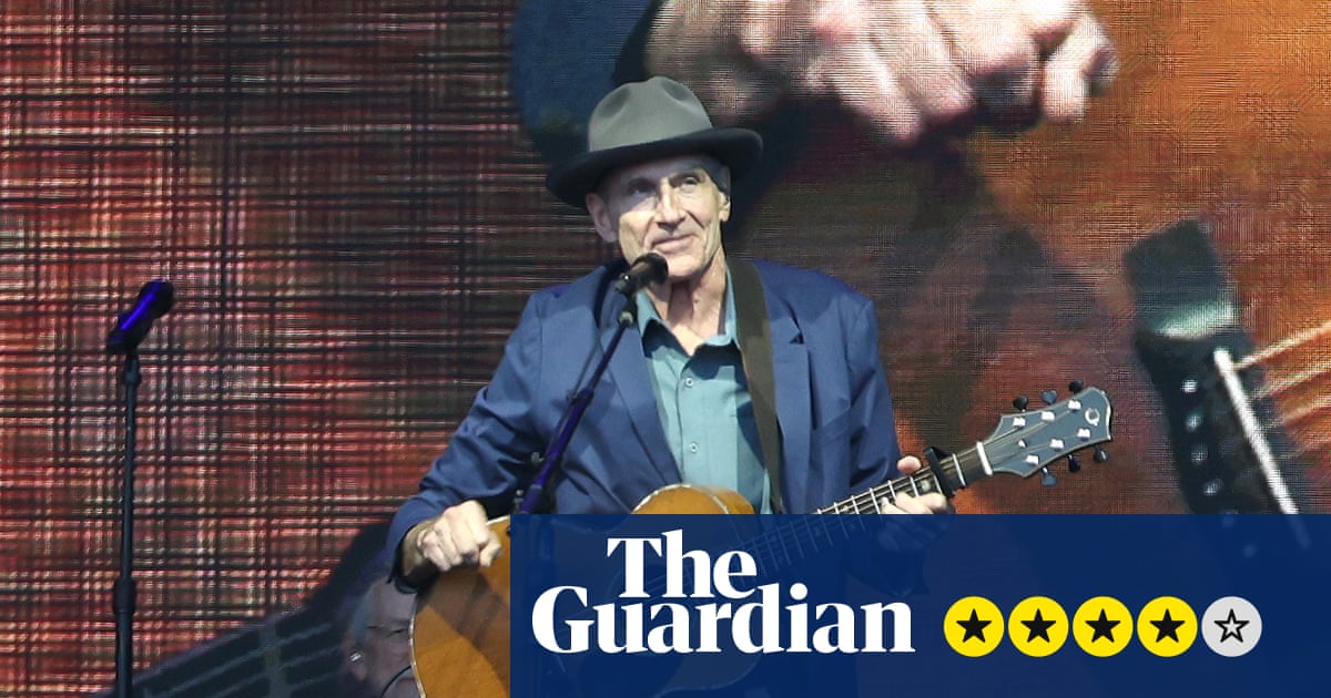 James Taylor review – 70s legend’s golden baritone shines best when stripped bare