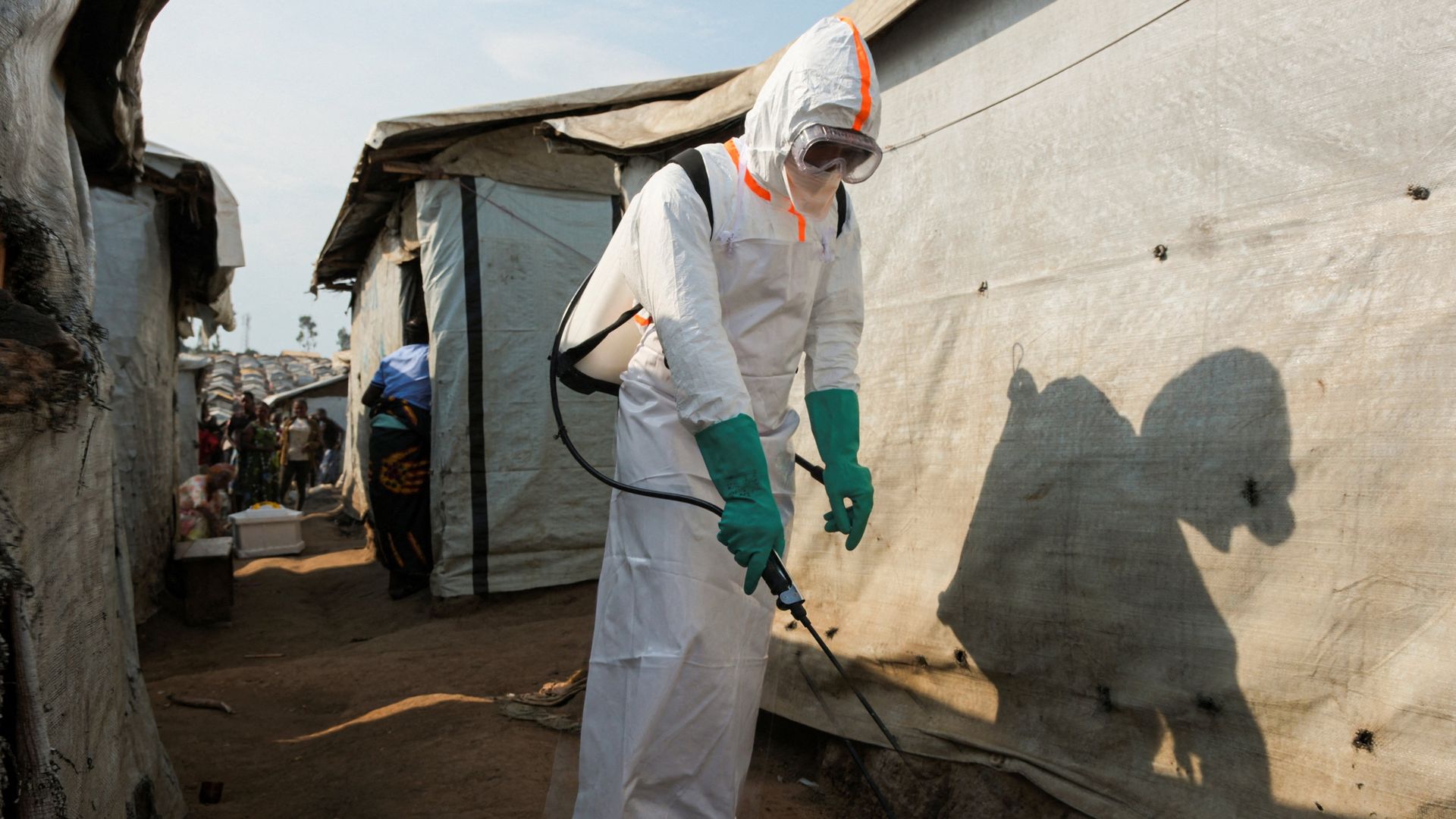 Human trials of new Ebola vaccine set to begin in UK
