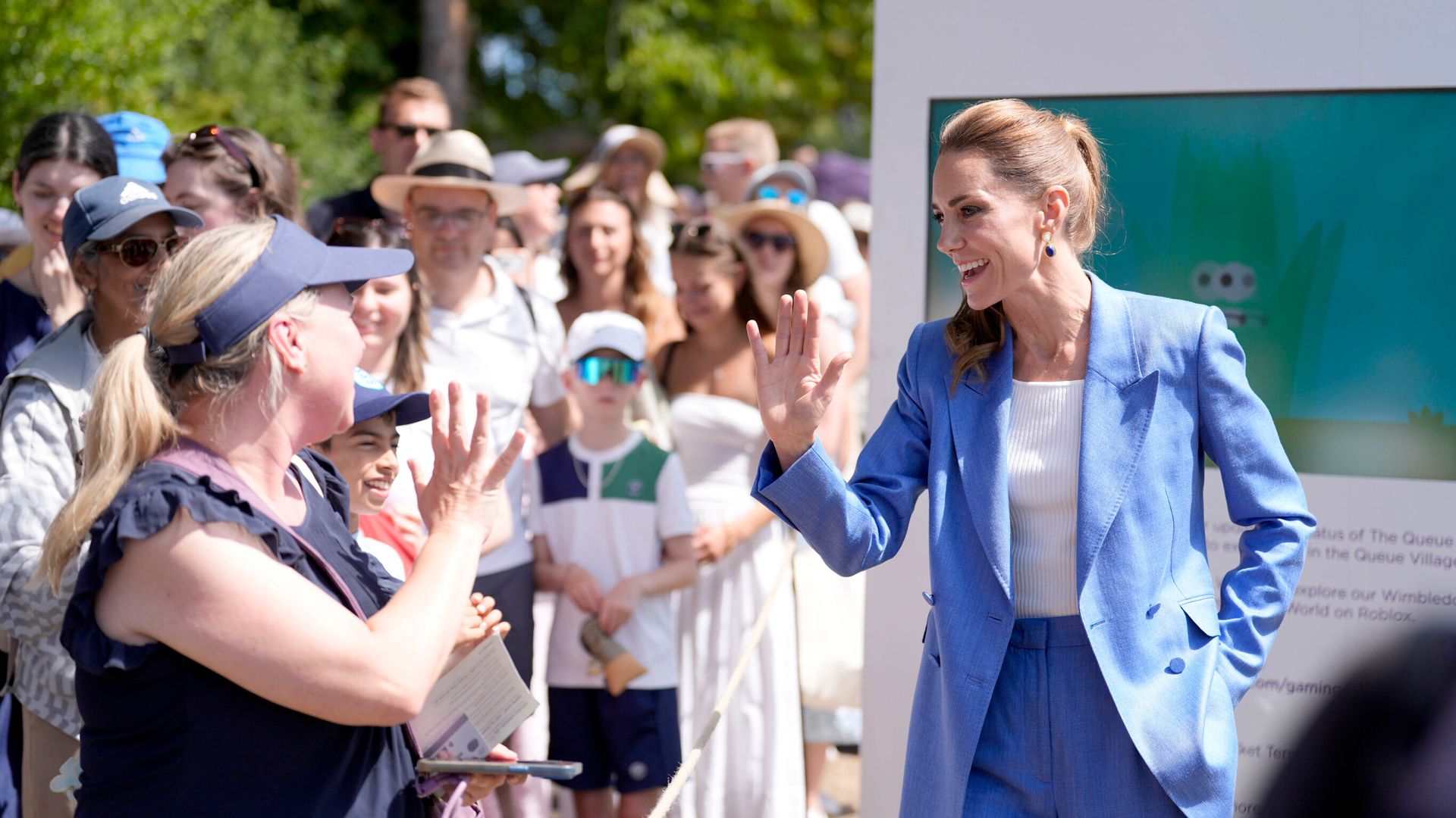 Kate breaks tradition at Wimbledon - as she watches match beside tennis star