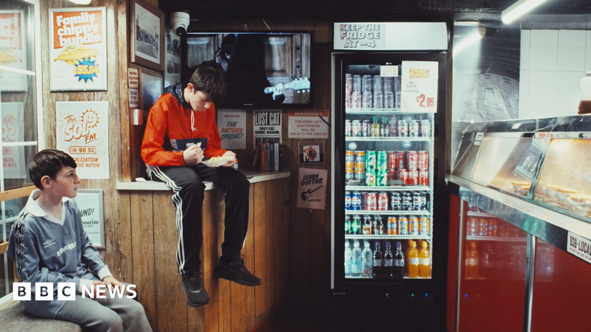 How Oasis fans cracked the Celtic Park gigs code in chip shop video