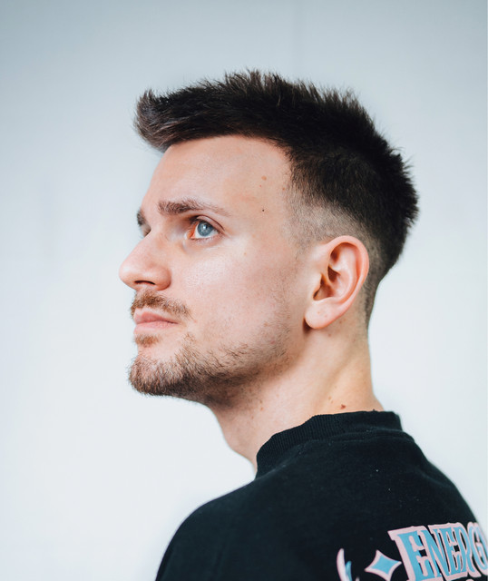 Yvvan Back