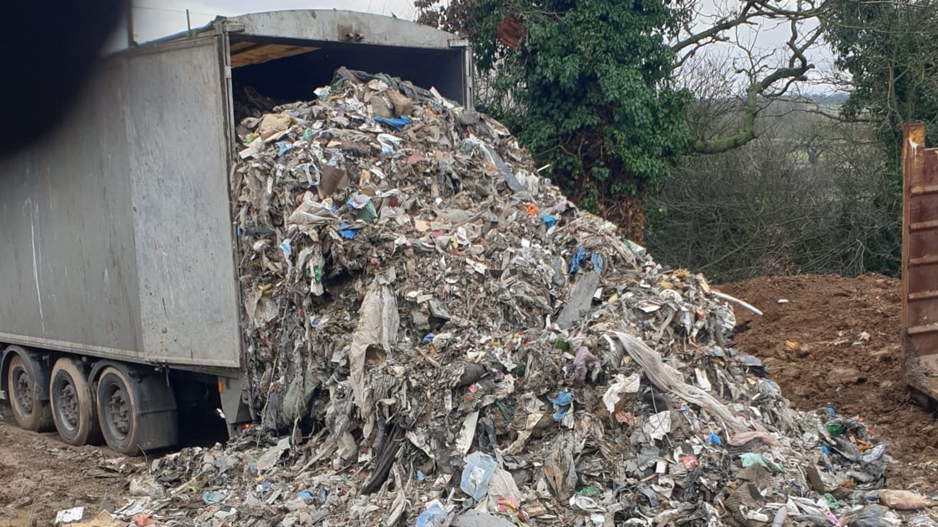 This shocking illegal M25 waste site has kept on growing