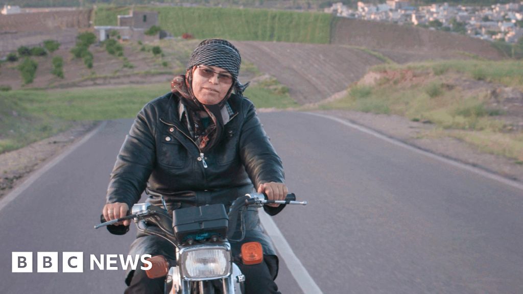 The woman defying norms in Iran - and starring in an Oscar-tipped film