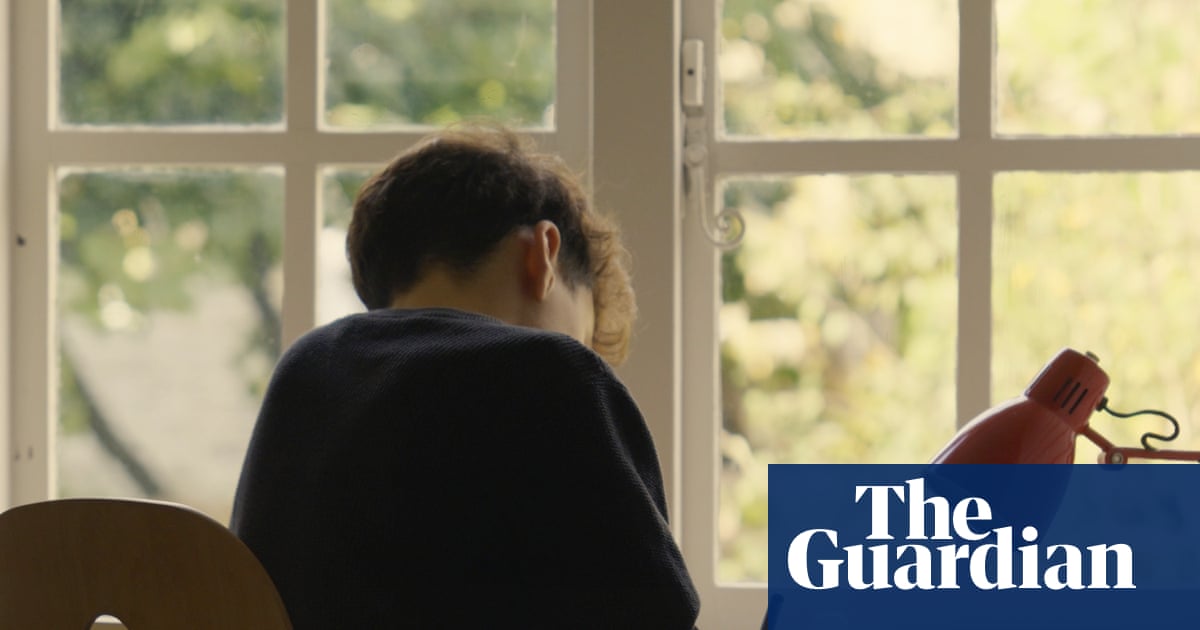 Prison Letters: the teenager writing letters to jailed climate activists – documentary