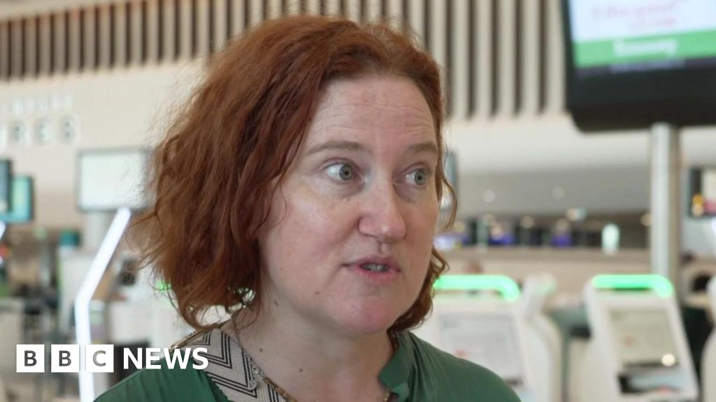 Ebola outbreak poses massive challenges, warns senior charity official