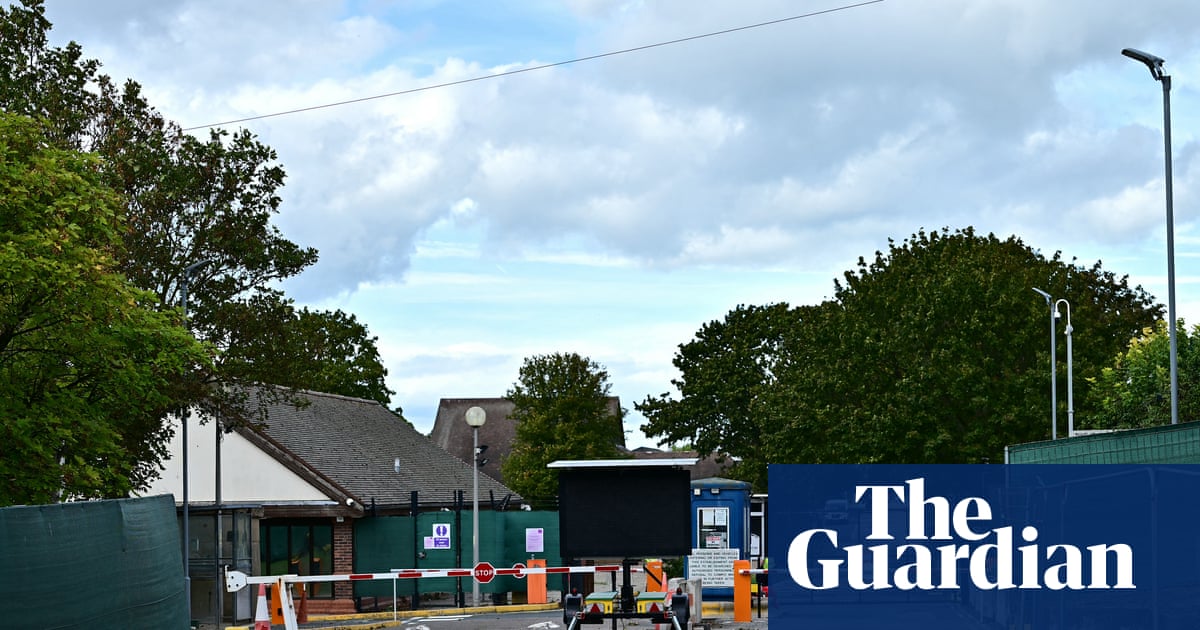 Overcrowding and racism at Manston asylum centre linked to government decisions, inquiry hears