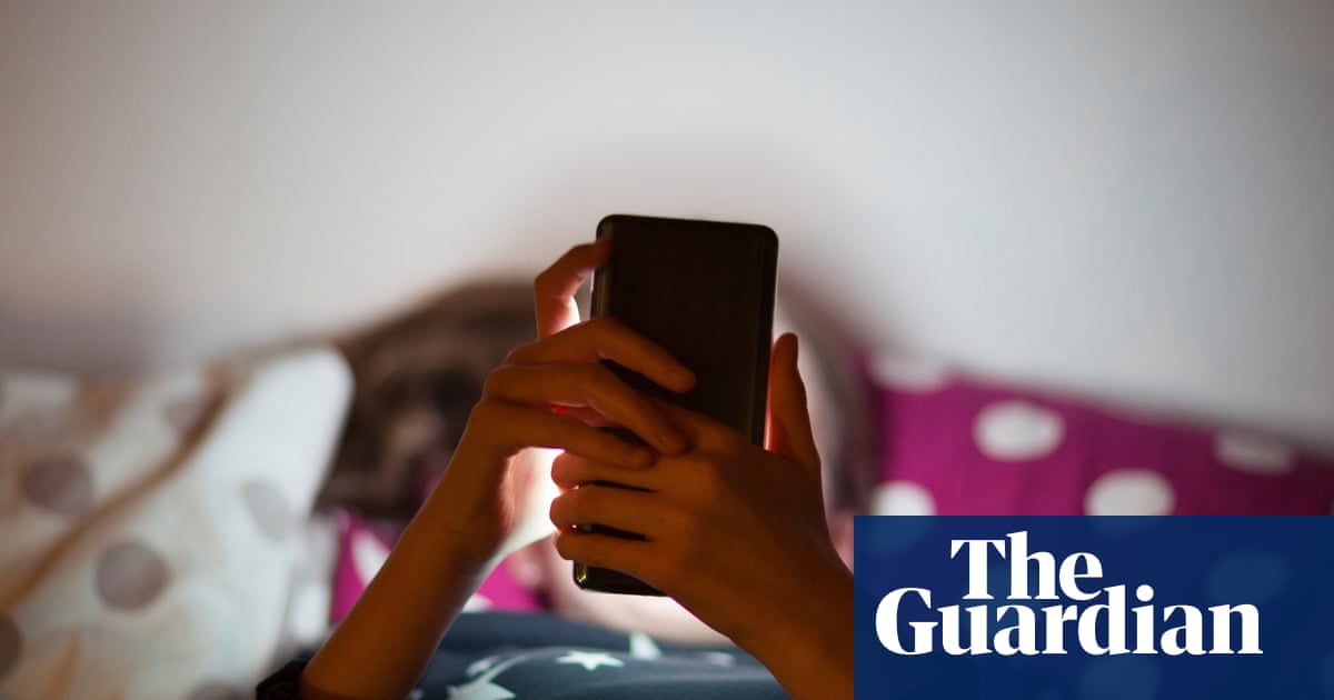 Study links children’s social media use with anxiety and depression in teenage years