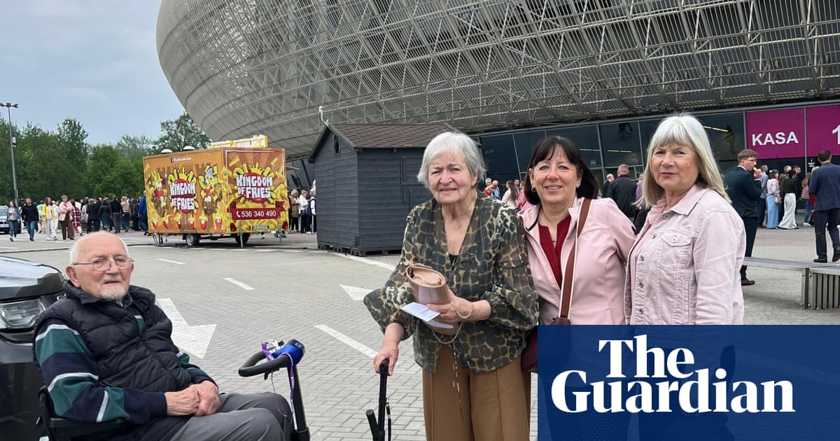 ‘It was a big shock’: new border rules left couple stuck in Kraków after living in UK for 80 years