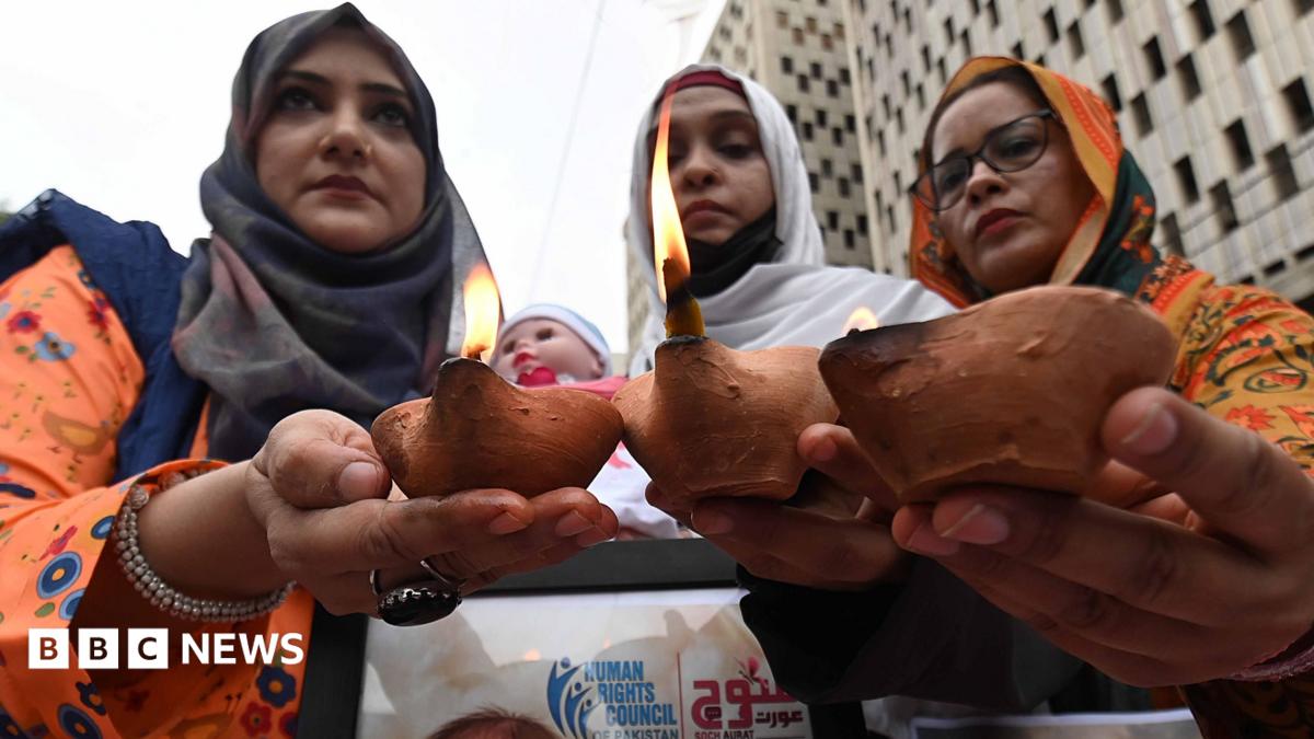 No fire alarms or sprinklers at Pakistan hospital ward where 14 babies died, report finds